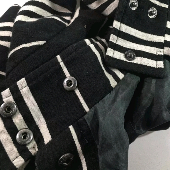 BURBERRY Size 6 VTG Wool Black & White Striped Crop Jacket w/ COA - Picture 5 of 11